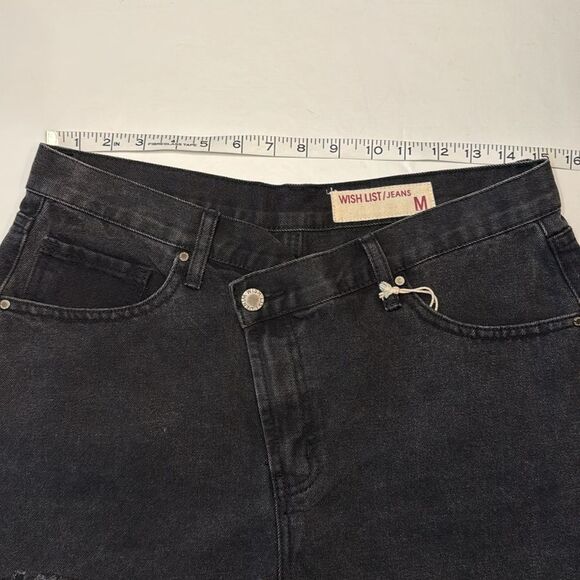 Women’s Wishlist Denim Raw Hem Shorts, Size Medium, Waist 31” - Picture 3 of 8